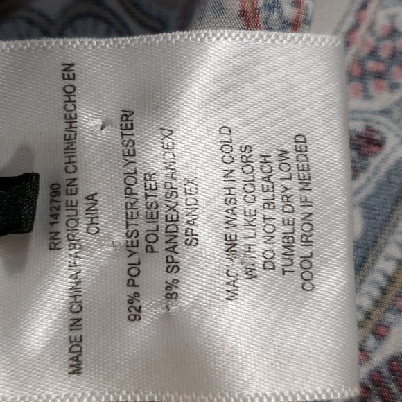 BCBG MaxAzria Women's Large blouse. - Picture 7 of 16